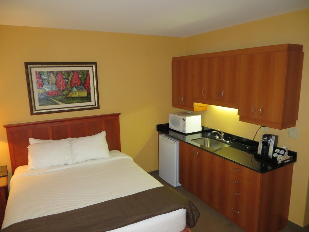 Hotel St-Bernard Saint-Bernard-de-Lacolle 客房 照片