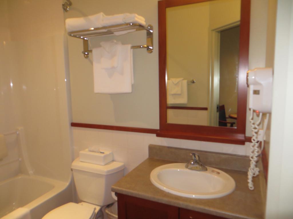 Hotel St-Bernard Saint-Bernard-de-Lacolle 客房 照片