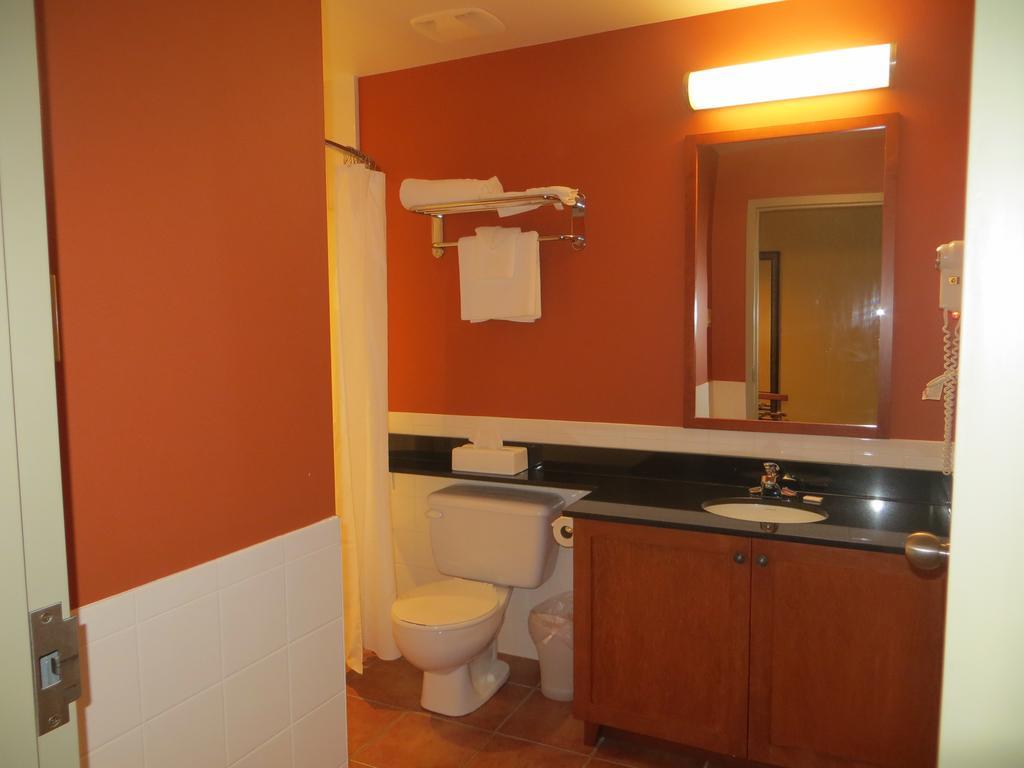 Hotel St-Bernard Saint-Bernard-de-Lacolle 客房 照片