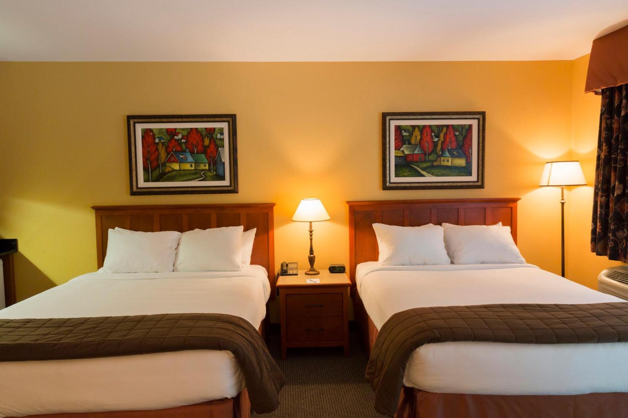 Hotel St-Bernard Saint-Bernard-de-Lacolle 外观 照片