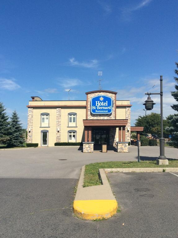 Hotel St-Bernard Saint-Bernard-de-Lacolle 外观 照片